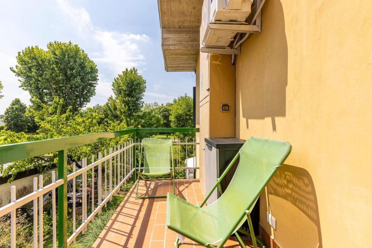 Trendy Aparment With Garage Right By The Lake Sirmione Exteriör bild